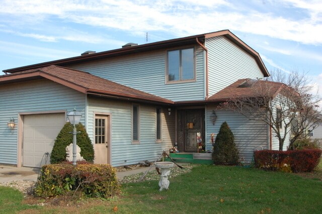 Foto principal - Beautiful 2-bedroom, 1-1/2 bath 2 Level Du...