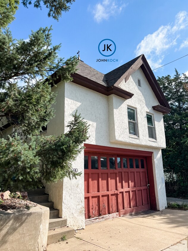 Primary Photo - Historic carriage house renovated into a l...