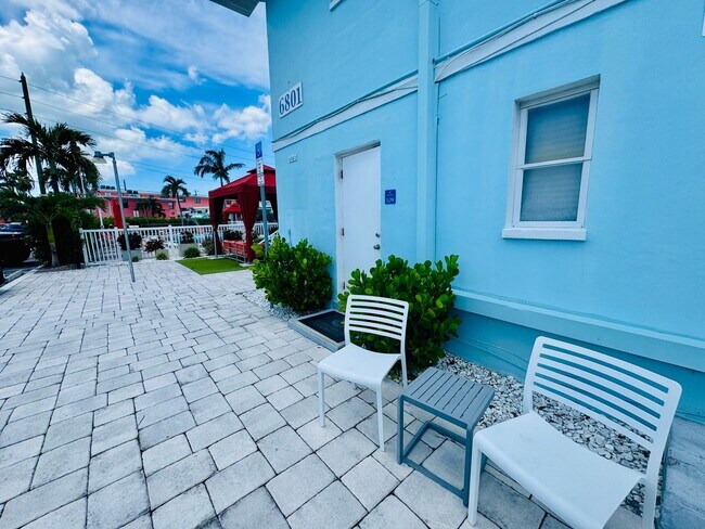 Foto del edificio - 6801 Sunset Way