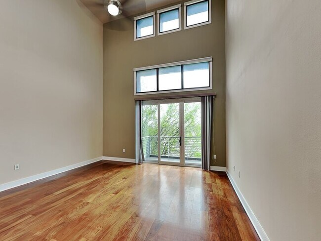 Foto del edificio - 4414 Cedar Springs Rd