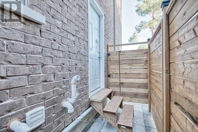 Building Photo - 1389 Military Trail