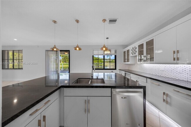 Foto del edificio - 1538 Tamarind Ct