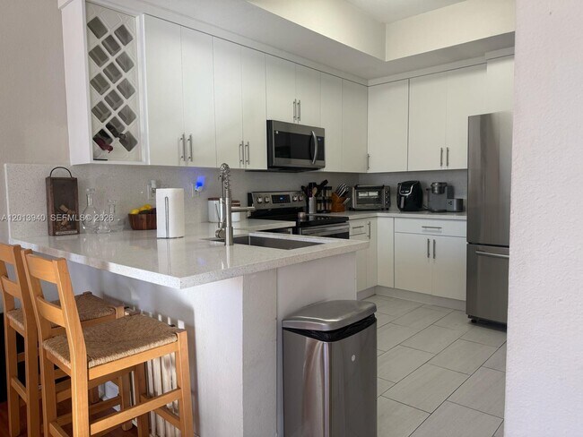 Foto del edificio - 8912 W Flagler St