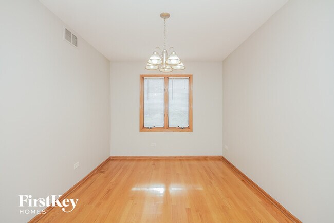 Building Photo - 5301 Stanford Ln