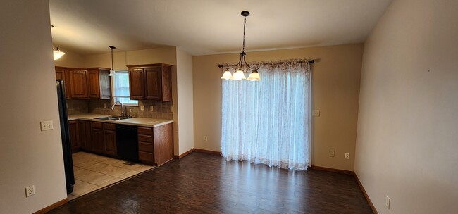 Foto del edificio - 712 Autumn Ridge Ct