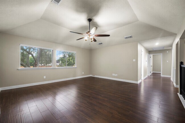 Foto del edificio - 7914 Millbrook Dr