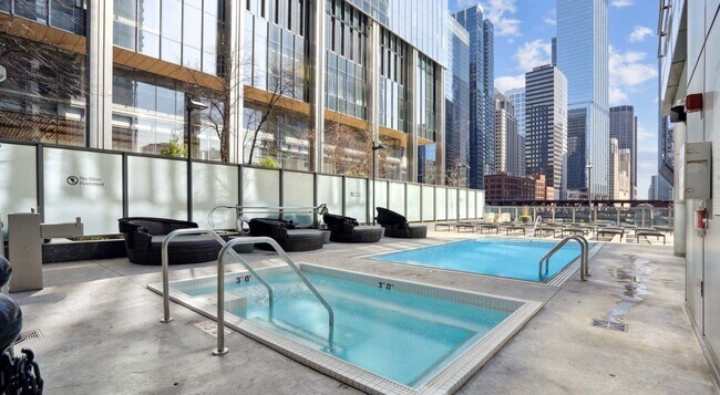 Foto del edificio - 339 W Wolf Point Plaza