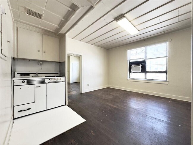 Foto del edificio - 645 W Dickson St