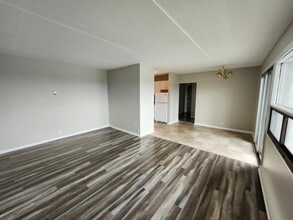 Building Photo - 155 Mystery Lake Dr