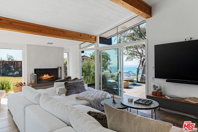 Foto del edificio - 6228 Trancas Canyon Rd