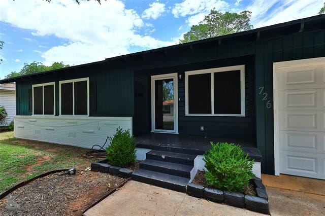 Building Photo - 726 Woodlawn Dr