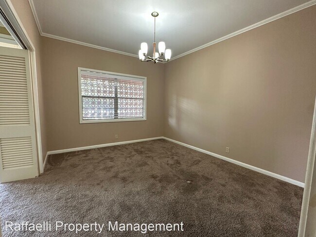 Building Photo - 4 br, 2.5 bath House - 18 Meadow Lane
