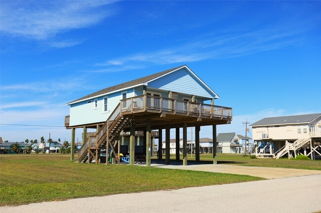 Building Photo - 131 Pieces of 8