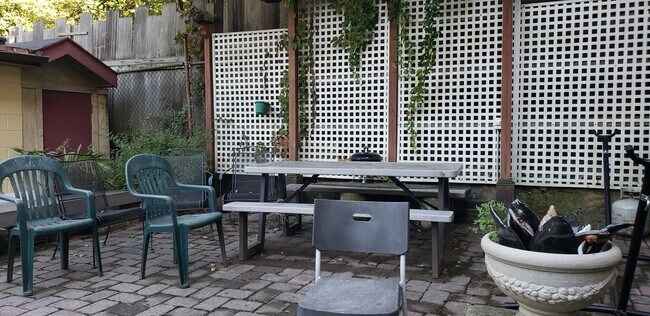 patio - 4109 Pine St