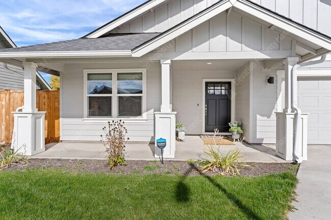 Foto del edificio - 3BR - 2BA Modern Living in a Quiet Cul-de-Sac