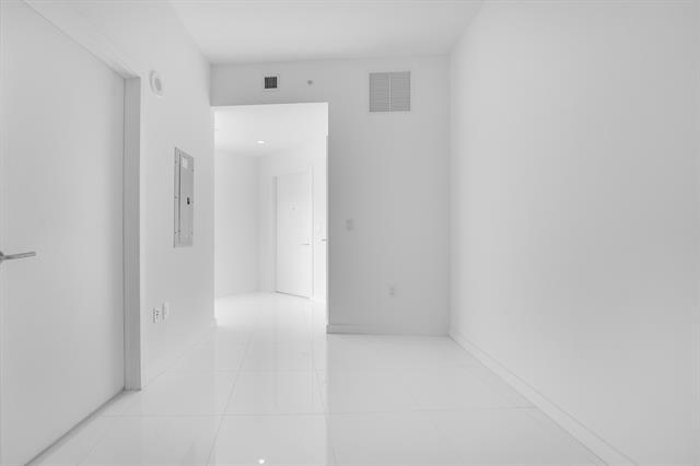 Foto del edificio - 851 NE 1st Ave