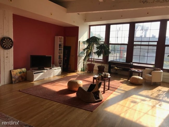 Foto del edificio - 3702 Payne Ave
