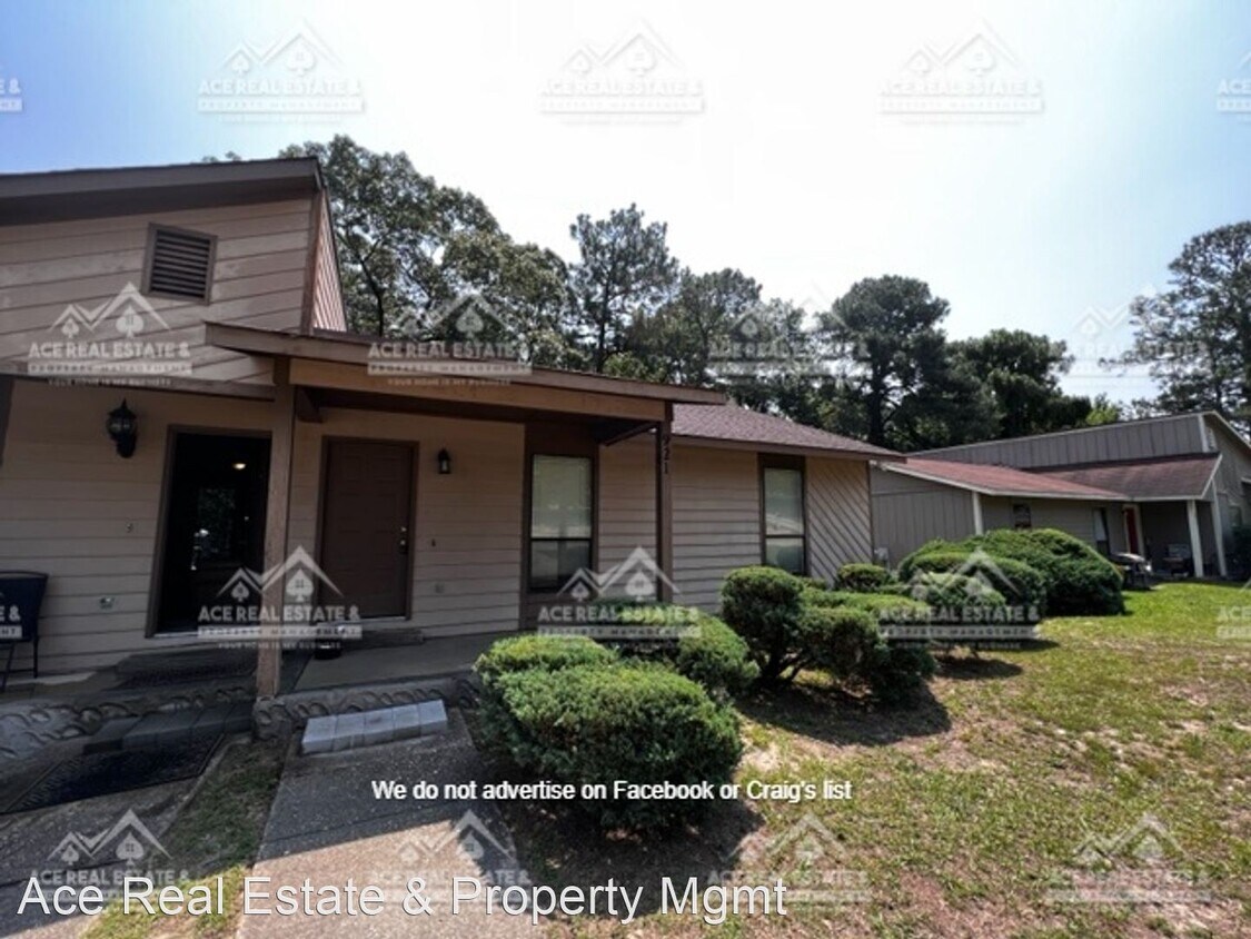 2 br, 1.5 bath House 921 Odom Drive House Rental in Fayetteville, NC