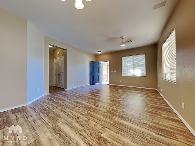 Foto del edificio - 4532 E Harrison St