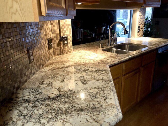 Building Photo - 4807 Kalahari Dr