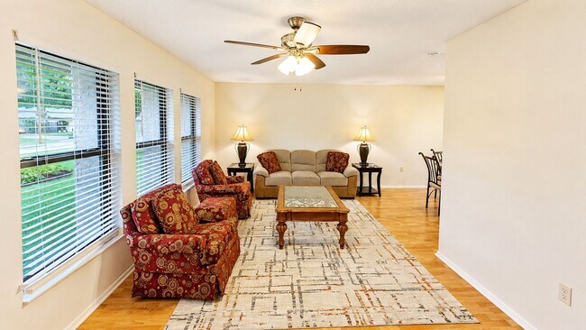 Foto del edificio - 1526 Georgetowne Ln