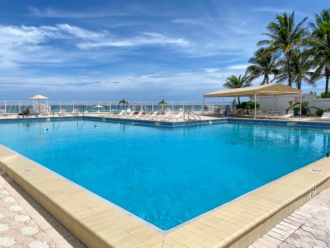 Building Photo - 3505 S Ocean Dr