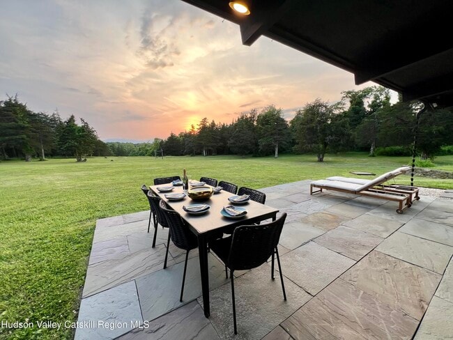 Building Photo - 16 Spring Rd