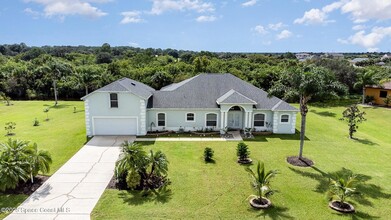Building Photo - 929 Hialeah St