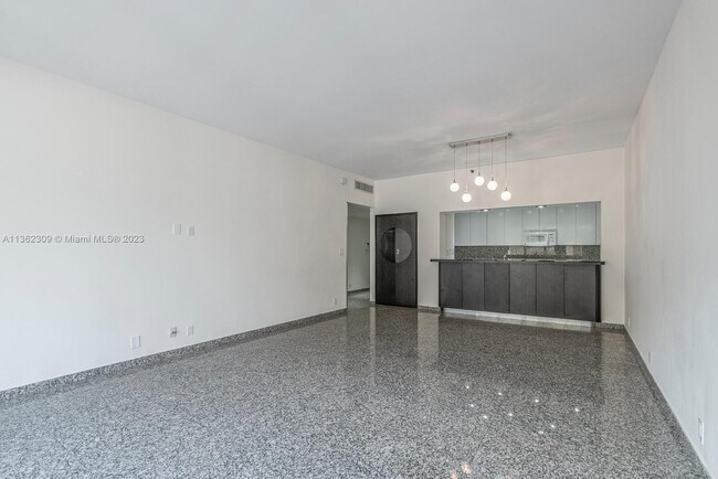 Building Photo - 151 Crandon Blvd