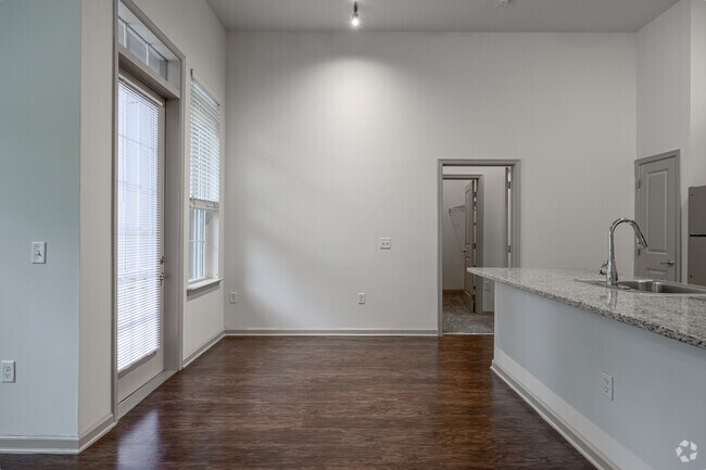 2 habitaciones, 2 baños, 1072 pies cuadrados, comedor - 322 Baldwin