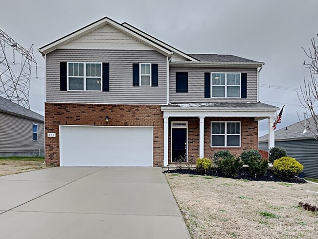 Building Photo - 832 Foxdale Dr
