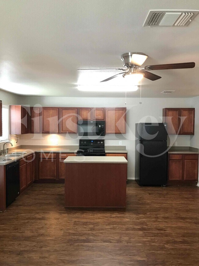 Foto del edificio - 10631 S Shaenridge