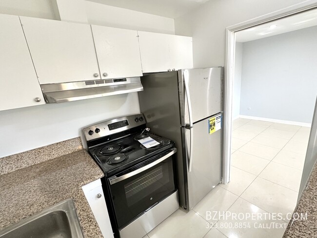 Foto del edificio - Newly Updated 1Bedroom 1Bathroom In Prime ...