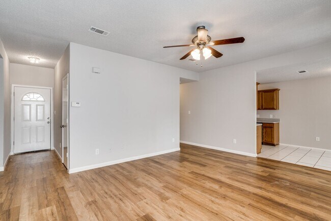 Building Photo - Beautiful 3BD/2BA Home in South Arlington