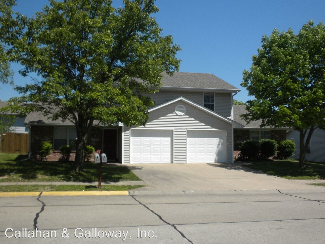 Primary Photo - 3605 Pimlico Dr