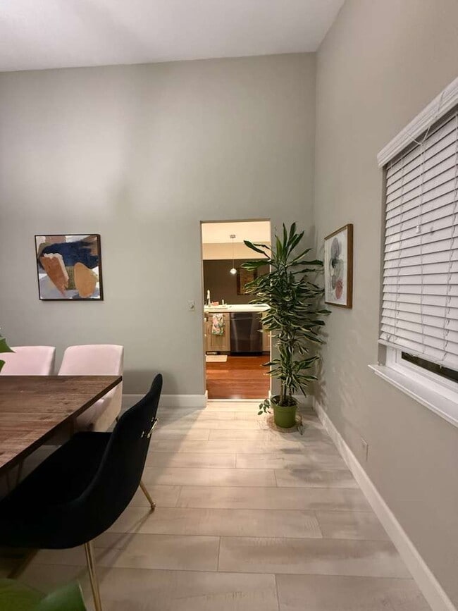 Building Photo - 67 Exeter Ln