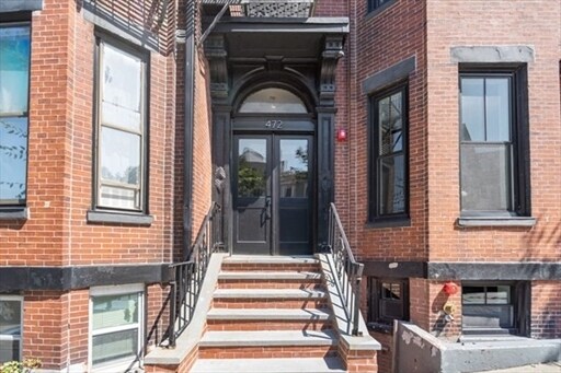 Primary Photo - 472 E 4th St