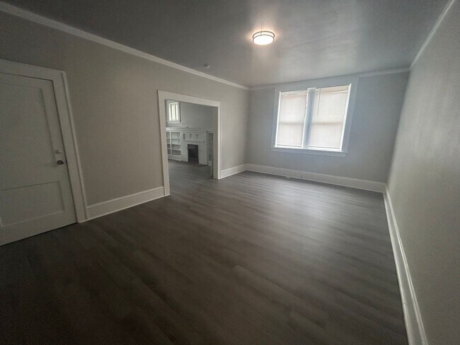 Foto del edificio - Updated Highland Apartment