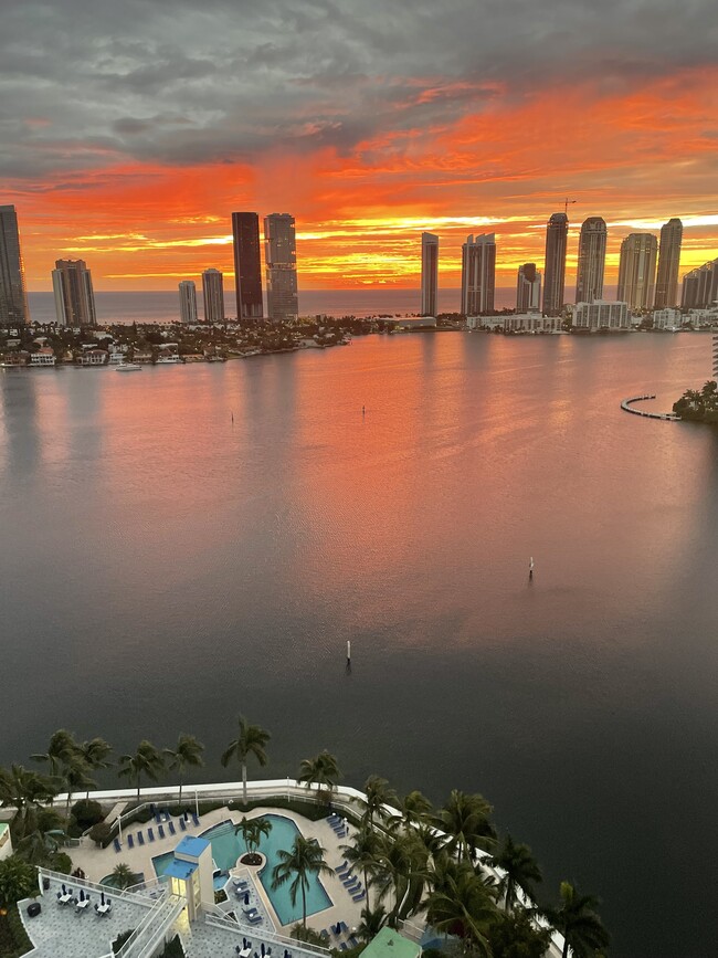 Foto del edificio - 3370 Hidden Bay Dr