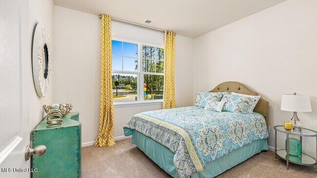 Foto del edificio - LOTS AMENITIES AND COUNTRY LIVING!
