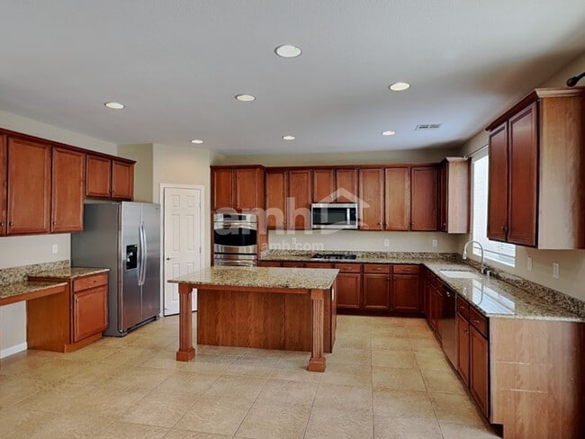 Foto del edificio - 627 Blue Snow River Ct