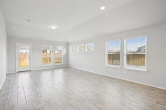 Building Photo - 124 Trailside Ln