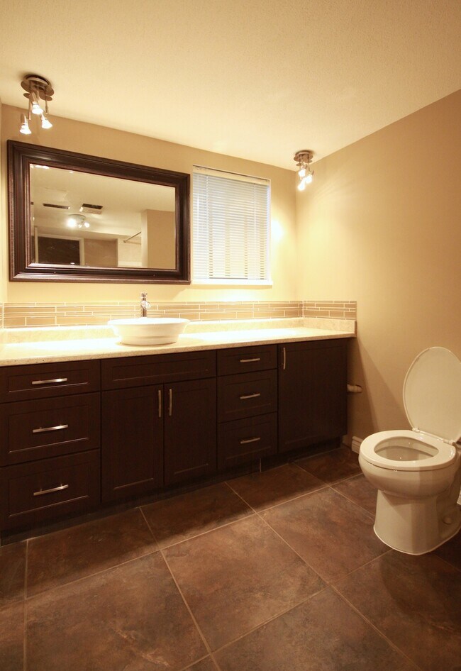 Building Photo - 5877 Booth Av