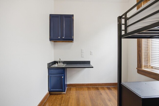 Foto del edificio - 823 McCallie Ave
