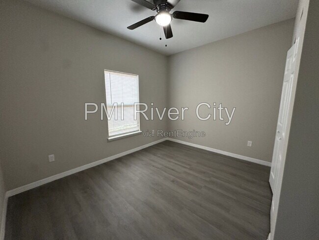 Foto del edificio - 6715 Bakersfield Dr