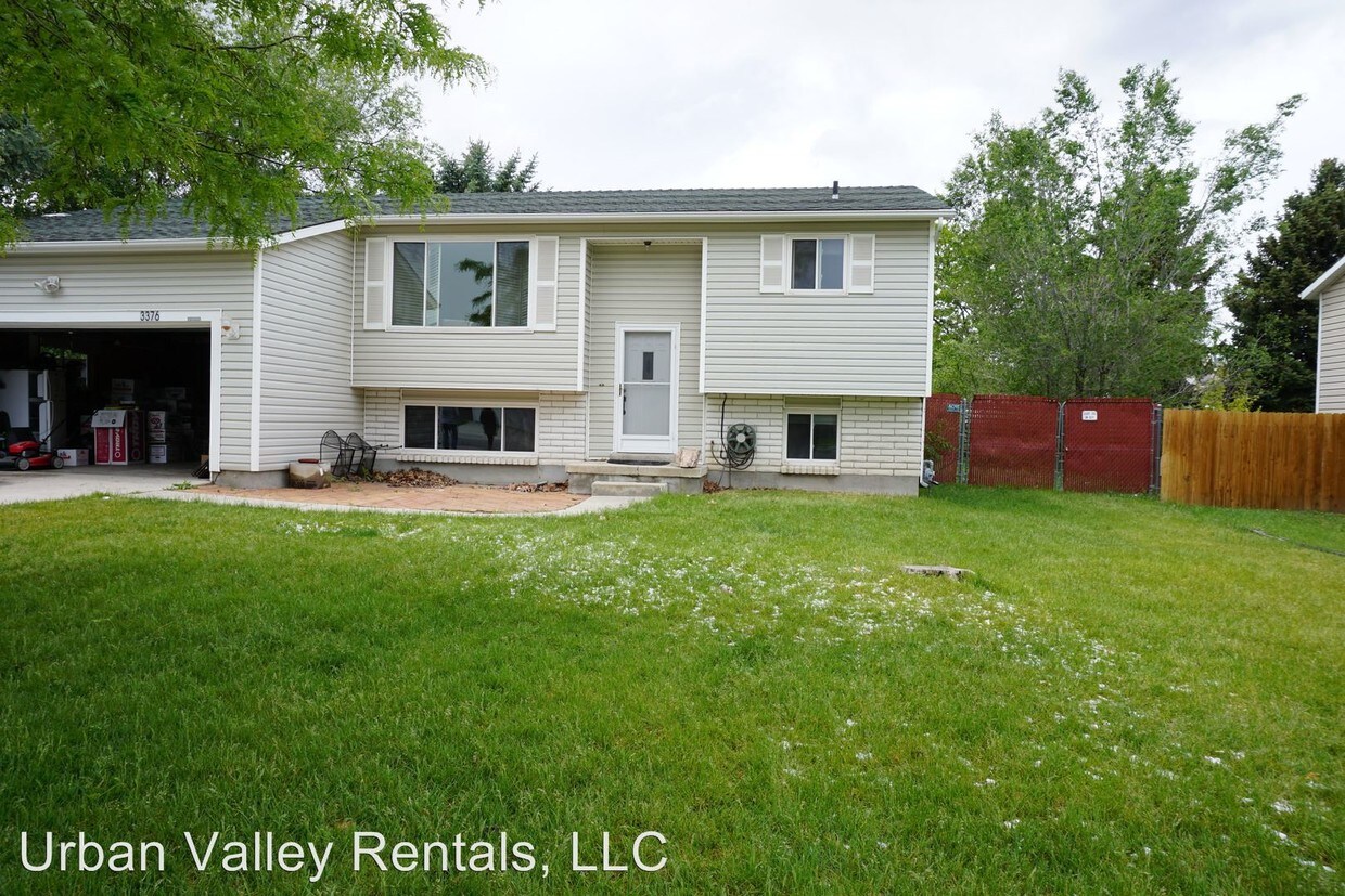 Building Photo - 3376 S Stanton Dr