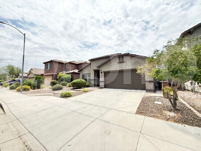 Building Photo - 10831 W Bronco Trail