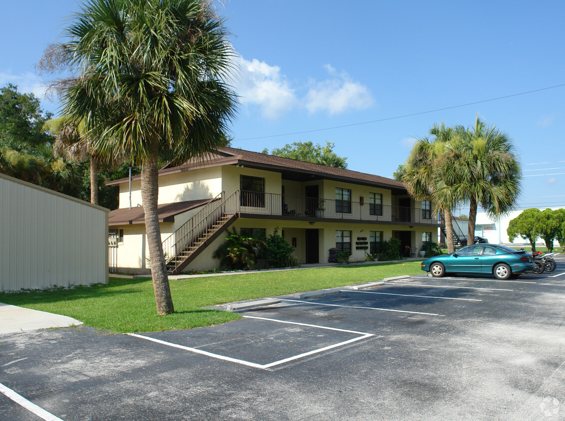 Building Photo - Vanessa Apartments