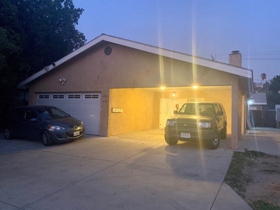 4786 Topanga Canyon Blvd, Los Angeles, CA 91364 Townhouse for Rent in