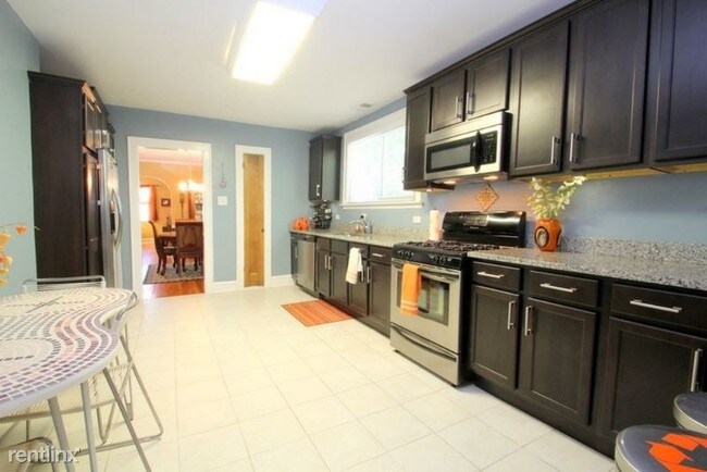 Foto del edificio - 5801 Carol Ave